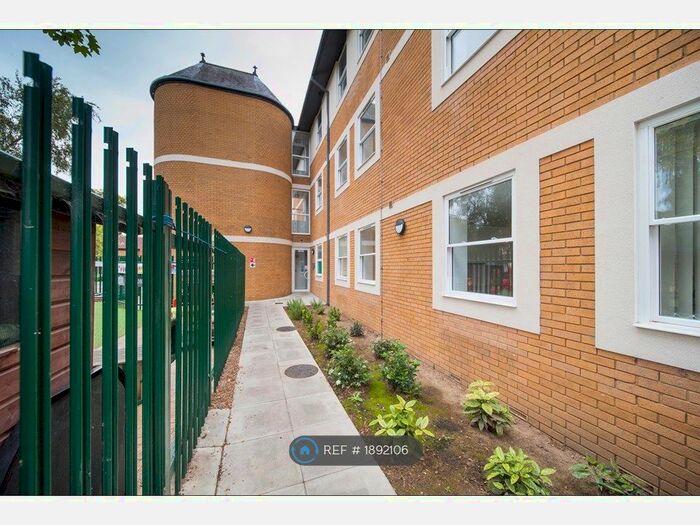 1 Bedroom Studio To Rent In Cricket Green, Surrey, CR4