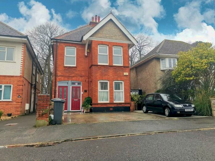 4 Bedroom Maisonette To Rent In Seaward Avenue, BH6