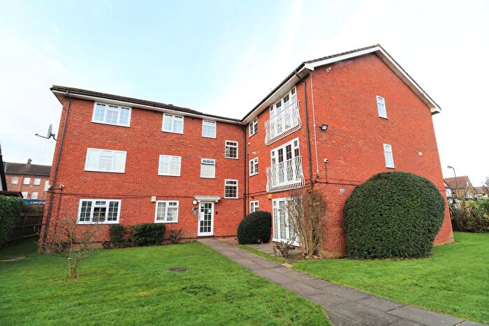 2 Bedroom Flat To Rent In Osborne Court, Southfield Park, Harrow, HA2