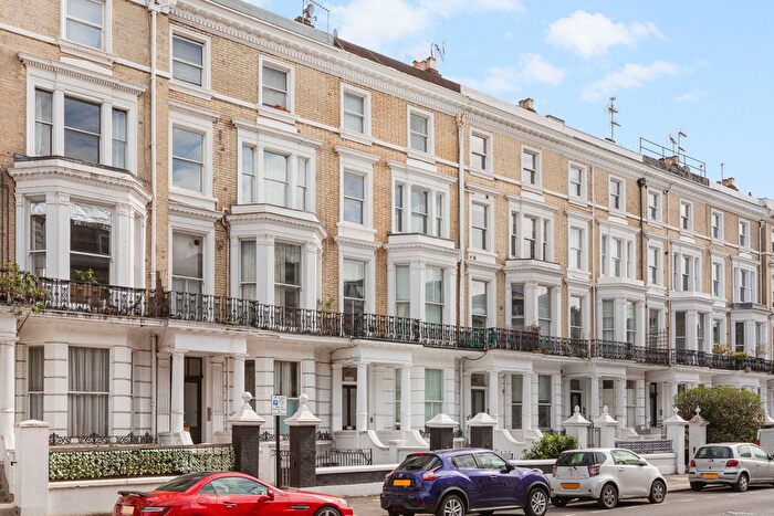 2 Bedroom Flat For Sale In Holland Road, London, W14