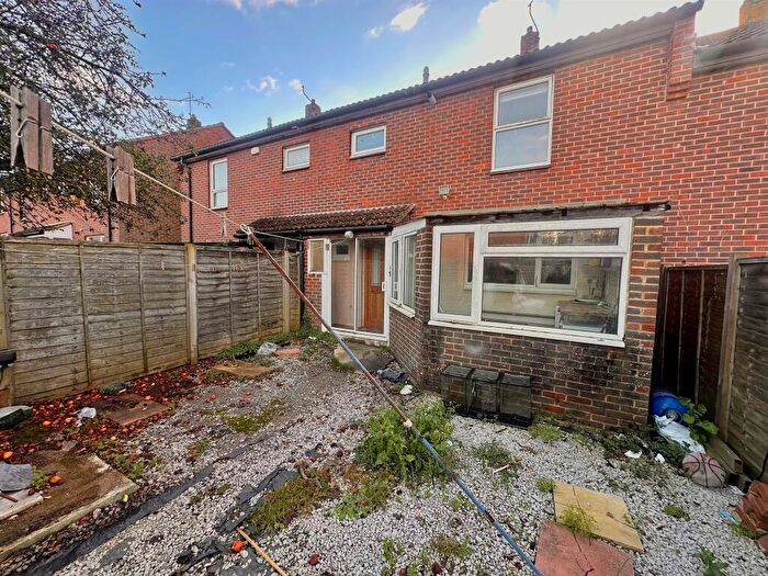 3 Bedroom Terraced House For Sale In Wroxham Road, Eastbourne, BN23