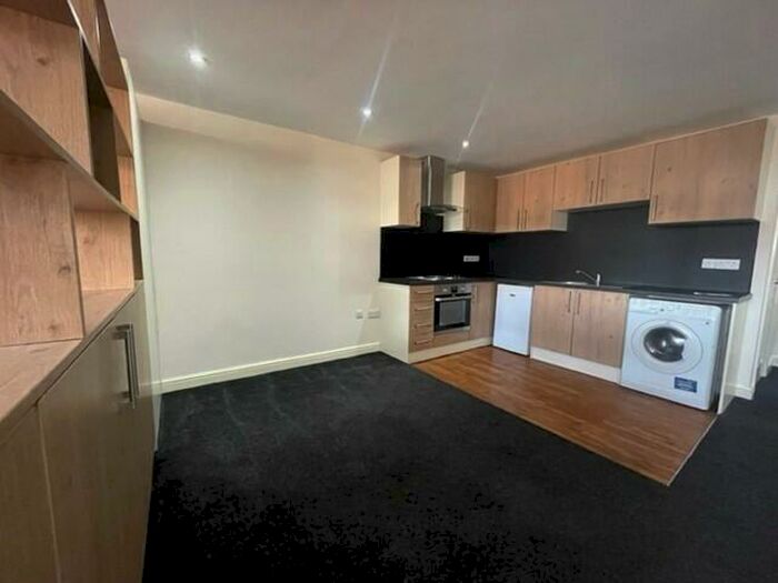 Apartment To Rent In Cleveland Street, Doncaster, DN1