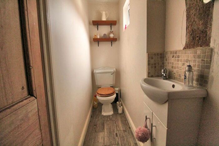 2 Bedroom Cottage For Sale In Sun Street, Potton, SG19