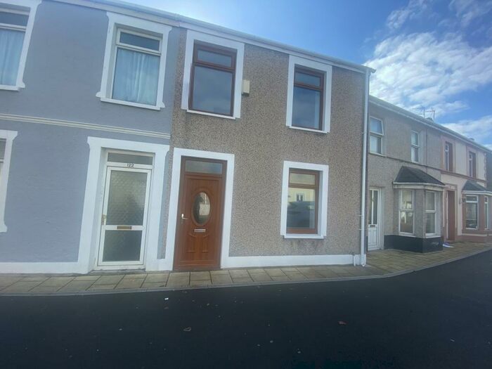 3 Bedroom House To Rent In New Road, Porthcawl, CF36