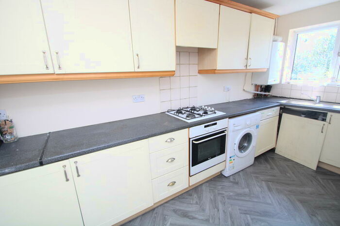2 Bedroom Flat To Rent In Cameron Road, Croydon, CR0