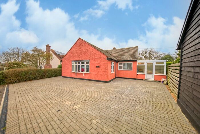 2 Bedroom Detached Bungalow For Sale In Blackmore End, Braintree, CM7