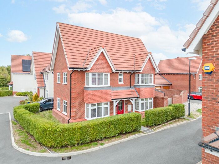 3 Bedroom Detached House For Sale In Tadpole Garden Village, Swindon, Wiltshire, SN25