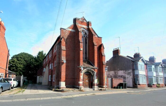 2 Bedroom Flat To Rent In St Martins Court, Chickerell Road, Weymouth, DT4