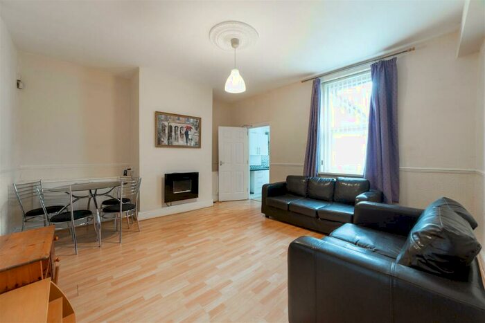 4 Bedroom Terraced House To Rent In &#;pppw - **En-Suite Rooms, Ninth Avenue, Heaton, NE6