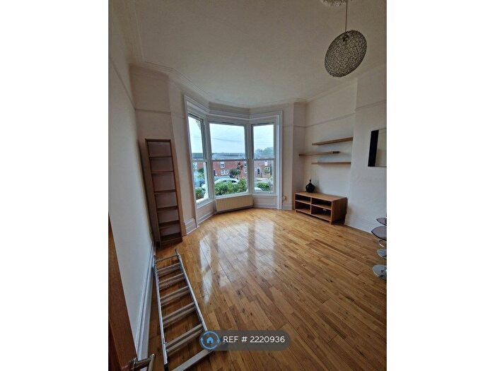 2 Bedroom Flat To Rent In Hither Green, London, SE13