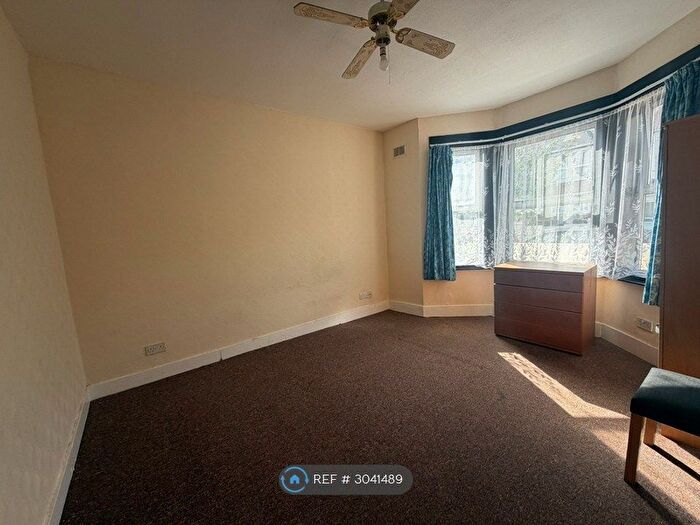 4 Bedroom Semi Detached House To Rent In Northcote Avenue, Southall, UB1
