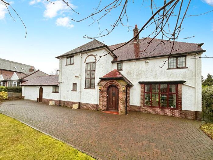 4 Bedroom Detached House For Sale In Old Kiln Lane, Heaton, BL1