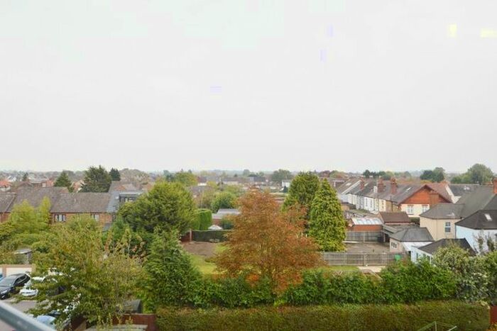 1 Bedroom Flat To Rent In Willow Court, Meadfield Road, Langley, Berkshire, SL3