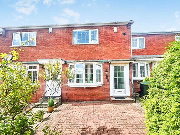 2 Bedroom Town House To Rent In Holkham Close, Arnold, NG5
