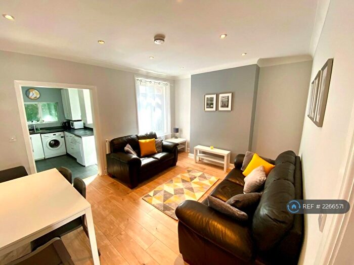 5 Bedroom Terraced House To Rent In Woodside Road, Southampton, SO17