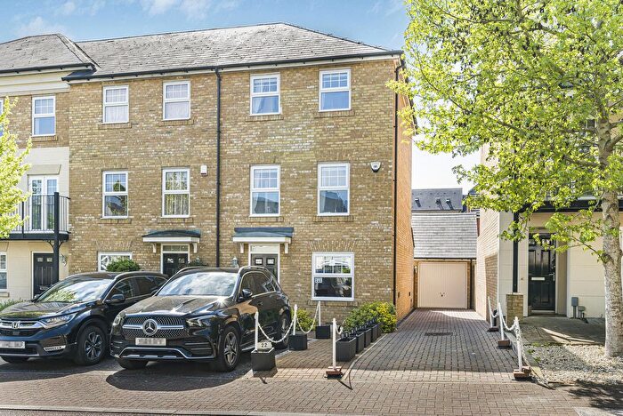 3 Bedroom Town House For Sale In Hawksmoor Grove, Bromley, BR2