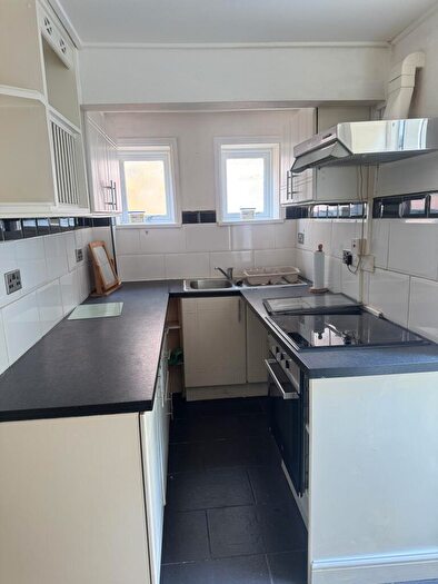 1 Bedroom Flat To Rent In Church Street, Gornal Wood, Dudley, DY3