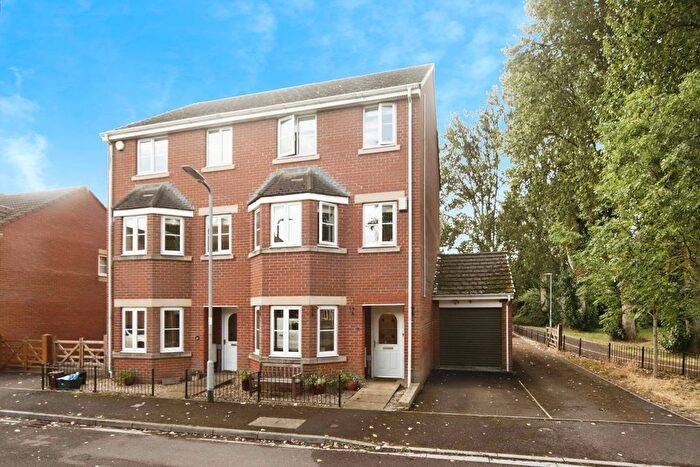4 Bedroom Semi-Detached House For Sale In Severn Drive, Taunton, TA1