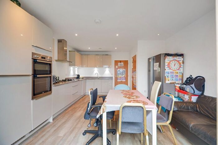 3 Bedroom Property For Sale In Sher Afzal Close, Oxford, OX4