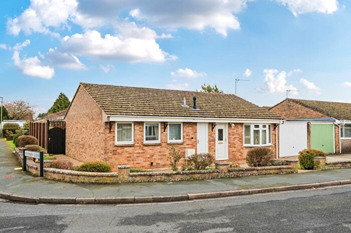 2 Bedroom Detached Bungalow For Sale In Buchan Road, Bicester, Oxfordshire, OX26