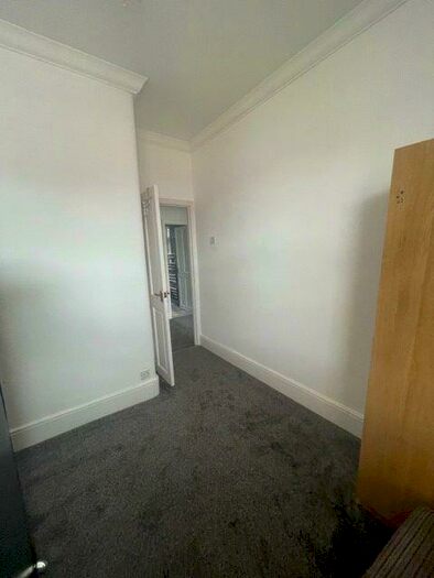 2 Bedroom Flat To Rent In Airthrie Road, Ilford, IG3