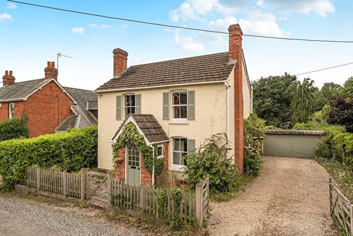 4 Bedroom Detached House For Sale In St. Marys Road, Mortimer Common, Reading, Berkshire, RG7