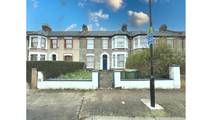 1 Bedroom Flat For Sale In Flat A, Claremont Road, Forest Gate, London, E7