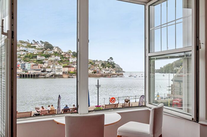 1 Bedroom Flat For Sale In South Embankment, Dartmouth, Devon, TQ6