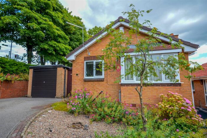 2 Bedroom Detached Bungalow To Rent In Redbrook Croft, Owlthorpe, S20