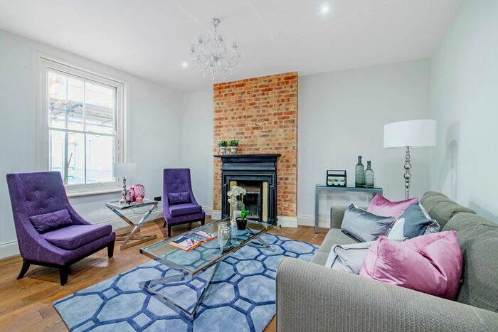 2 Bedroom Flat To Rent In High Street Mews, London, SW19