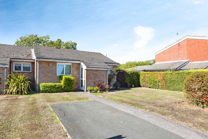 1 Bedroom Bungalow For Sale In Powell Close, Guildford, Surrey, GU2