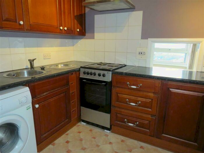 2 Bedroom Flat To Rent In Sunrising, Looe, PL13
