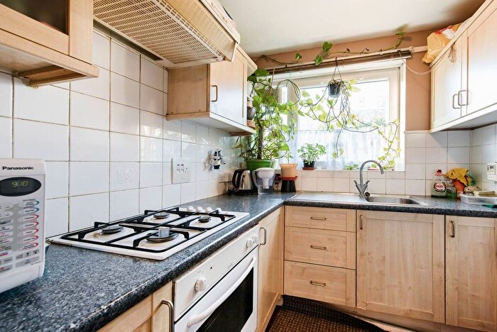 1 Bedroom Flat To Rent In Bevill Allen Close, Tooting, London, SW17