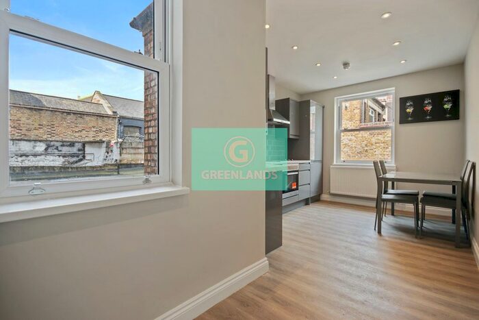 2 Bedroom Maisonette To Rent In Hackney Road, London, E2