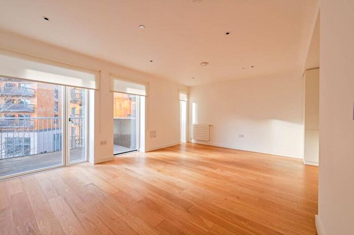 1 Bedroom Flat For Sale In Maud Street, , Royal Docks, London, E16