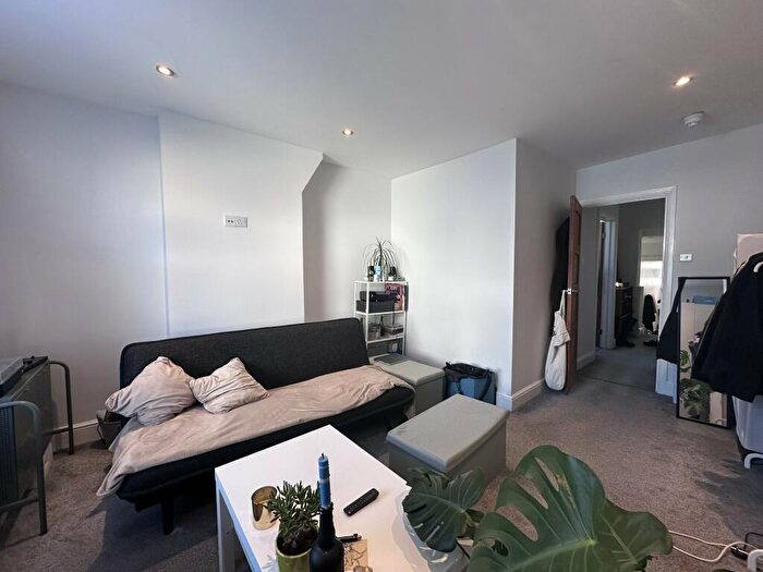 2 Bedroom Apartment To Rent In Westbourne Villas, BN3