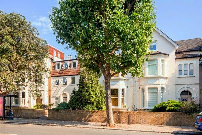 2 Bedroom Property To Rent In Earlsfield Road, London, SW18