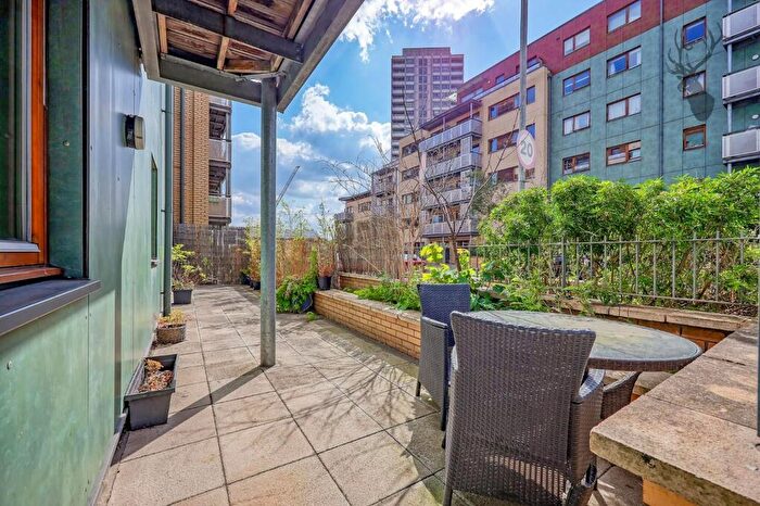 2 Bedroom Flat For Sale In Trevithick Way, Steward House, E3