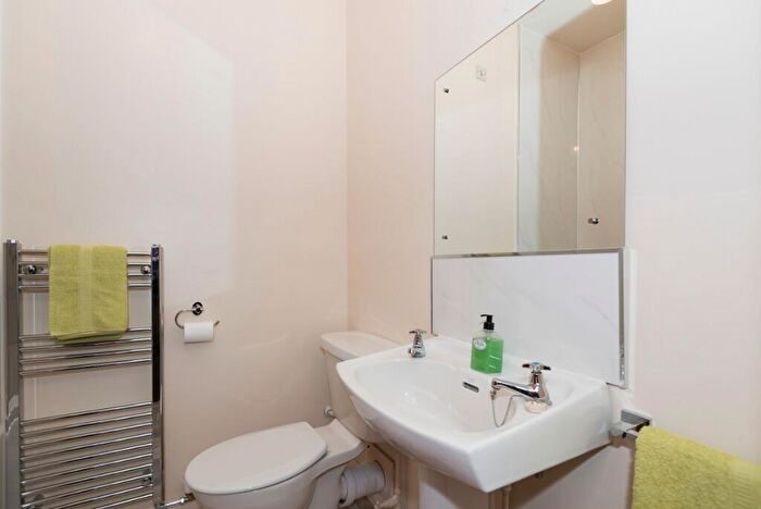 1 Bedroom Flat To Rent In Orchard Street, City Centre, Aberdeen, AB24