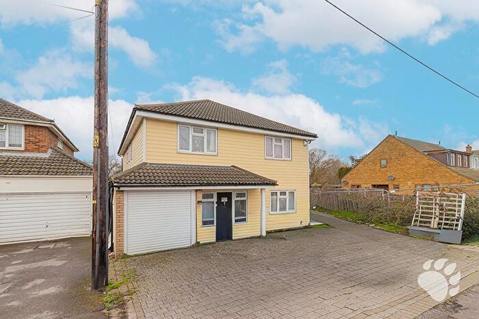 4 Bedroom Detached House For Sale In Pound Lane, Bowers Gifford, SS13