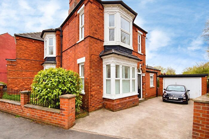 4 Bedroom Semi-Detached House For Sale In West Parade, Lincoln, LN1