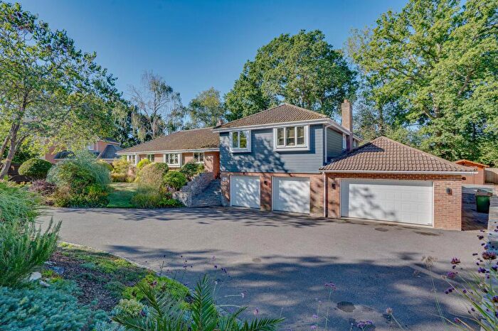 5 Bedroom Detached House For Sale In Oakfields, Allbrook, SO50