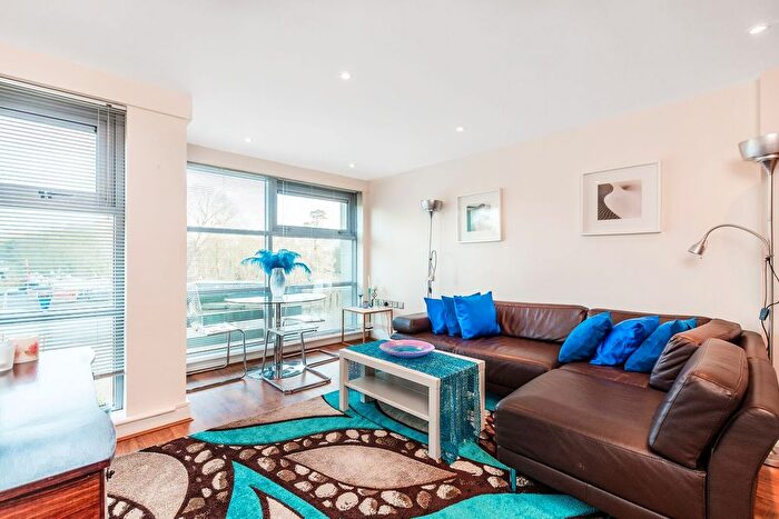 1 Bedroom Flat For Sale In Railshead Road, Old Isleworth, Isleworth, TW7