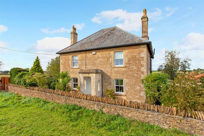 4 Bedroom Detached House For Sale In Bath Road, Atworth, Melksham, SN12