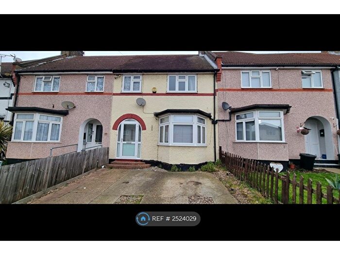 3 Bedroom Terraced House To Rent In Manchester Drive, Leigh-On-Sea, SS9
