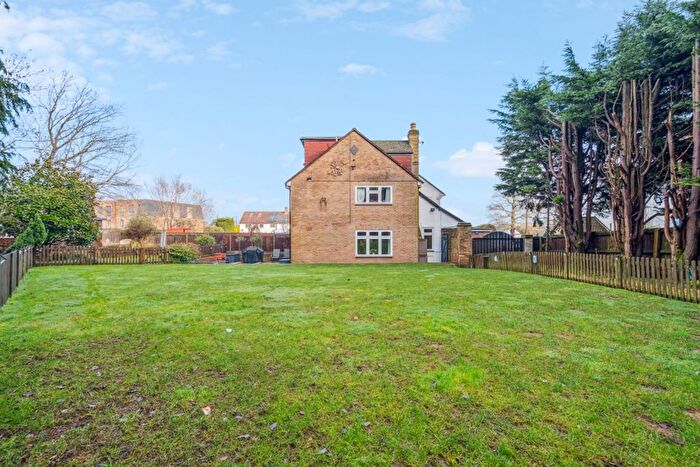 5 Bedroom End Terrace House For Sale In Bramley Gardens, Watford, WD19