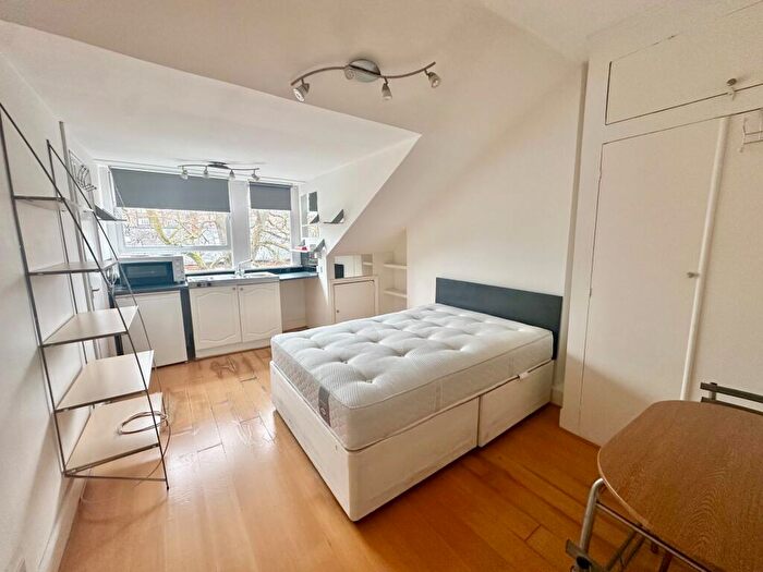 Studio To Rent In Hamilton Gardens, London, NW8