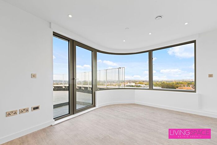 1 Bedroom Flat To Rent In Penthouse Flat, Orla Lodge, High Meads, Harrow, HA1