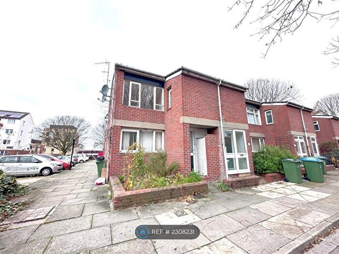 2 Bedroom End Of Terrace House To Rent In Hevelius Close, London, SE10