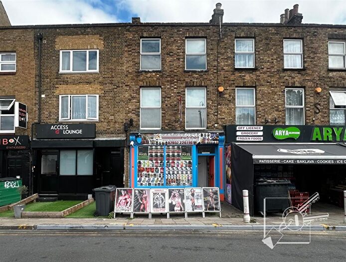 2 Bedroom Flat To Rent In Parrock Street, Gravesend, DA12